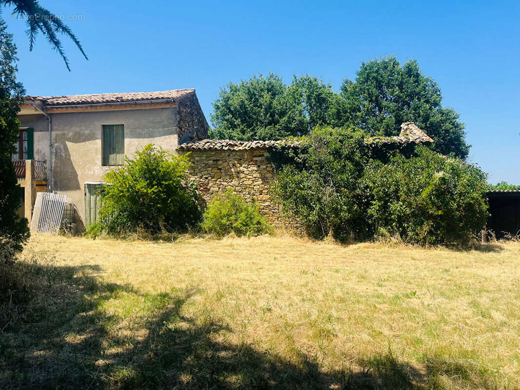 Ensemble immobilier de 173m2 sur 2361m2 de terrain à Saint André d'Olérargues - photo 4