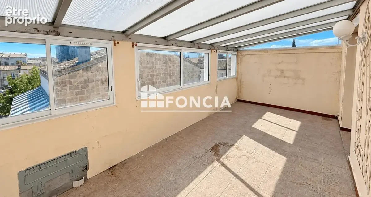 T2 de 68 m² à rénover – dernier étage avec terrasse de 20 m² - photo 3