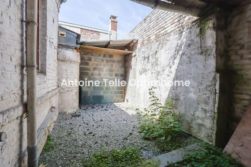 Le Cateau 59360 - Opportunité d'investissement - Maison de deux chambres avec cour intérieure - photo 10