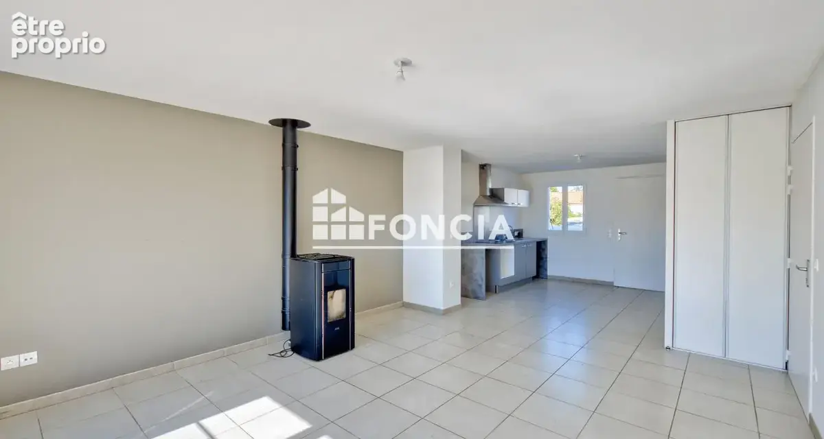 Maison 3 chambres et garage secteur calme proche super U - photo 4