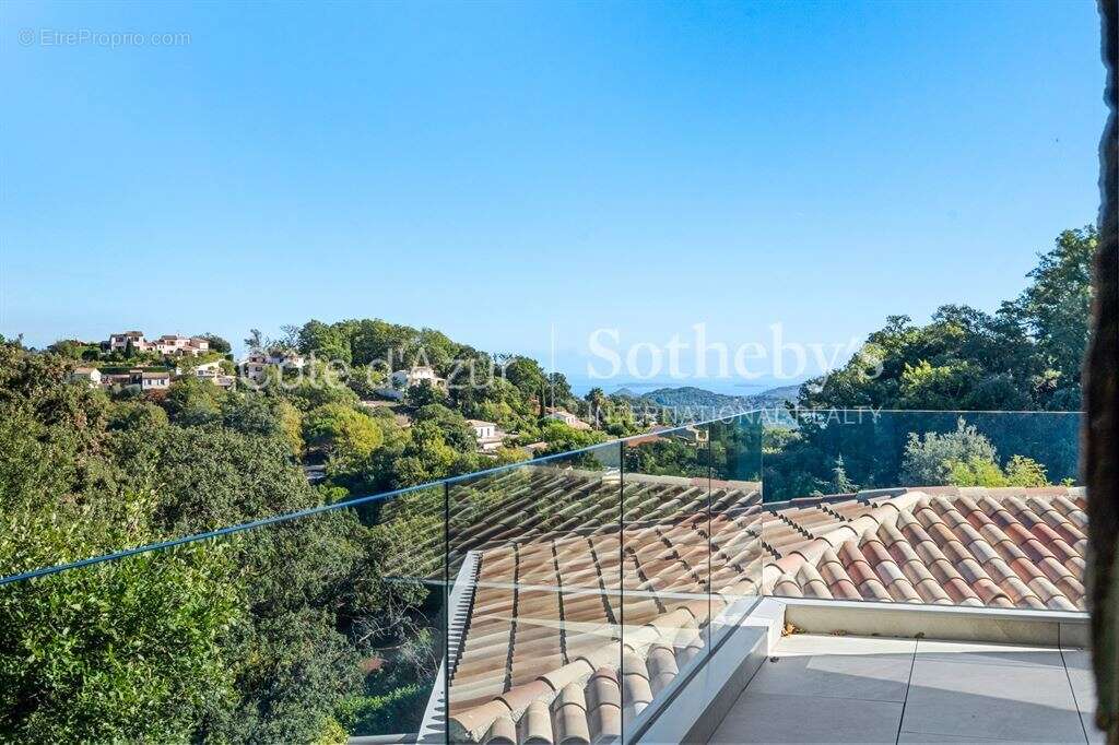 Appartement à LES ADRETS-DE-L'ESTEREL