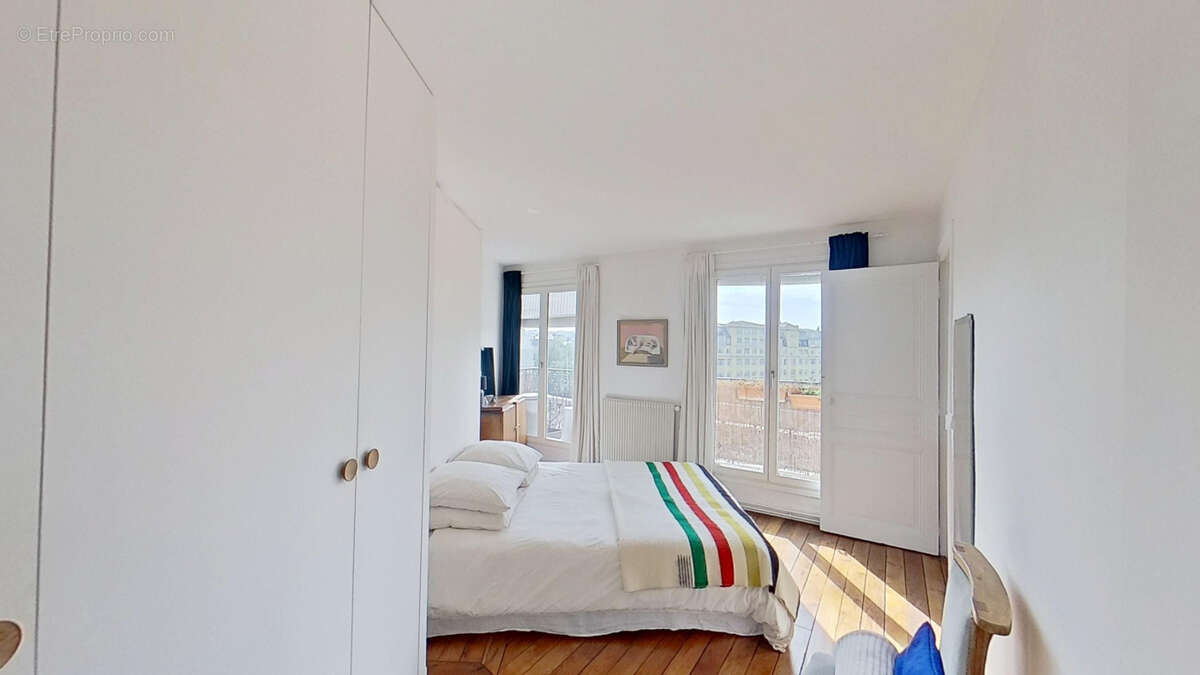 Appartement à PARIS-10E