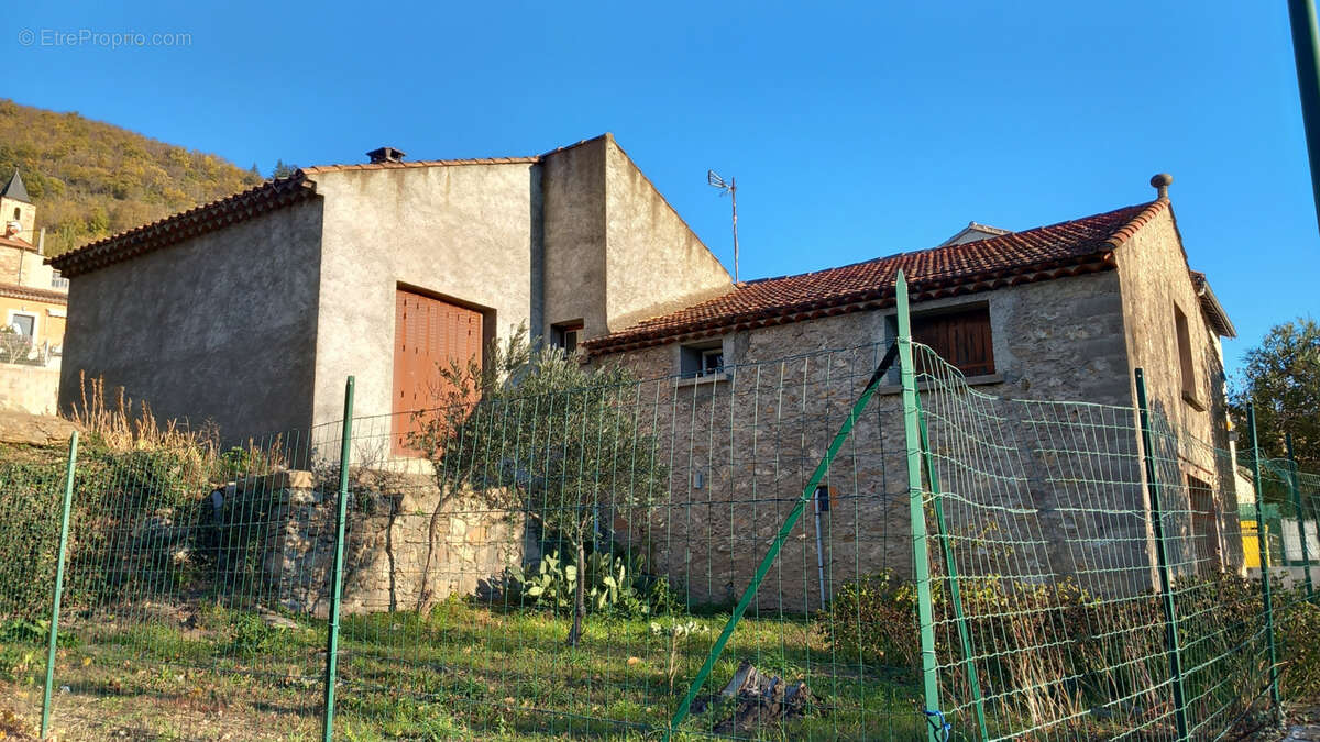 Maison à COLOMBIERES-SUR-ORB