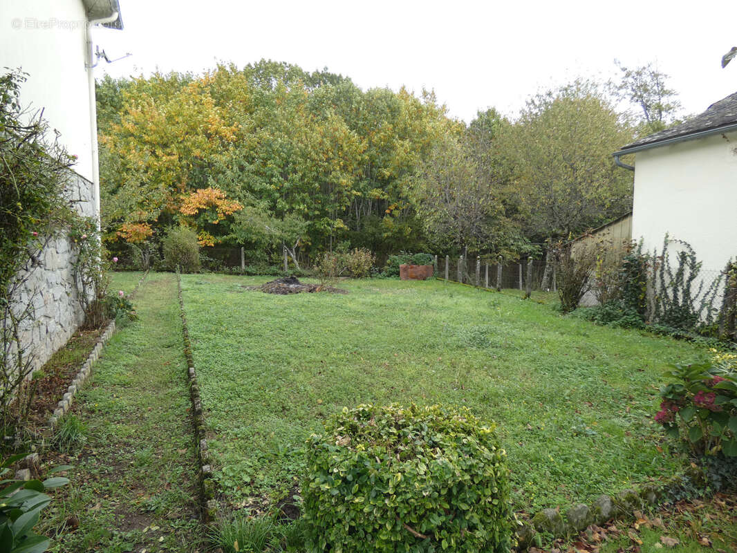 Maison à SAINT-PRIVAT