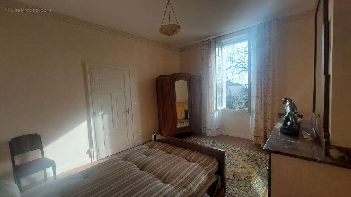 Maison à CAHUZAC-SUR-VERE