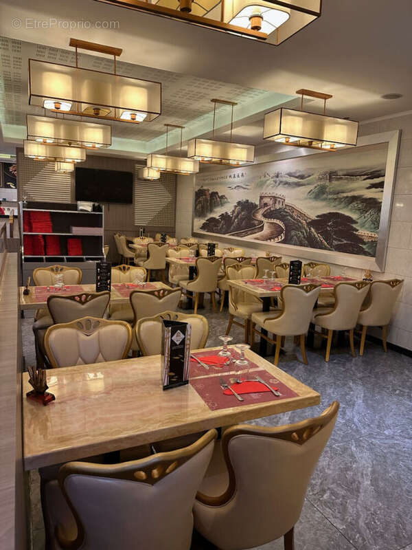 Commerce à SAINT-GENIS-POUILLY