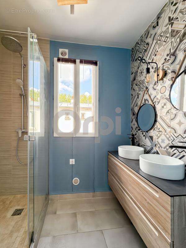 Appartement à PARIS-20E