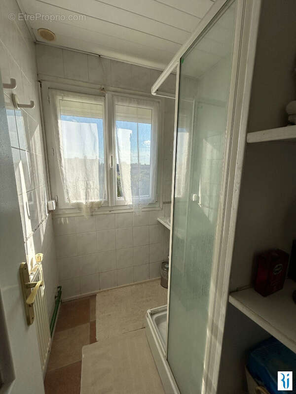 Maison à SAINT-ETIENNE-DU-ROUVRAY