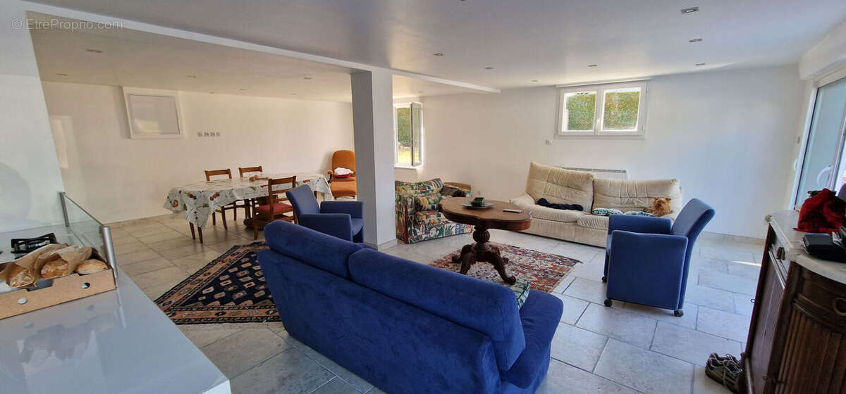 Maison à COUSSAY-LES-BOIS