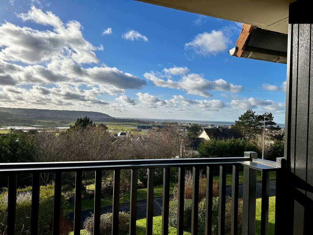 Appartement à BLONVILLE-SUR-MER