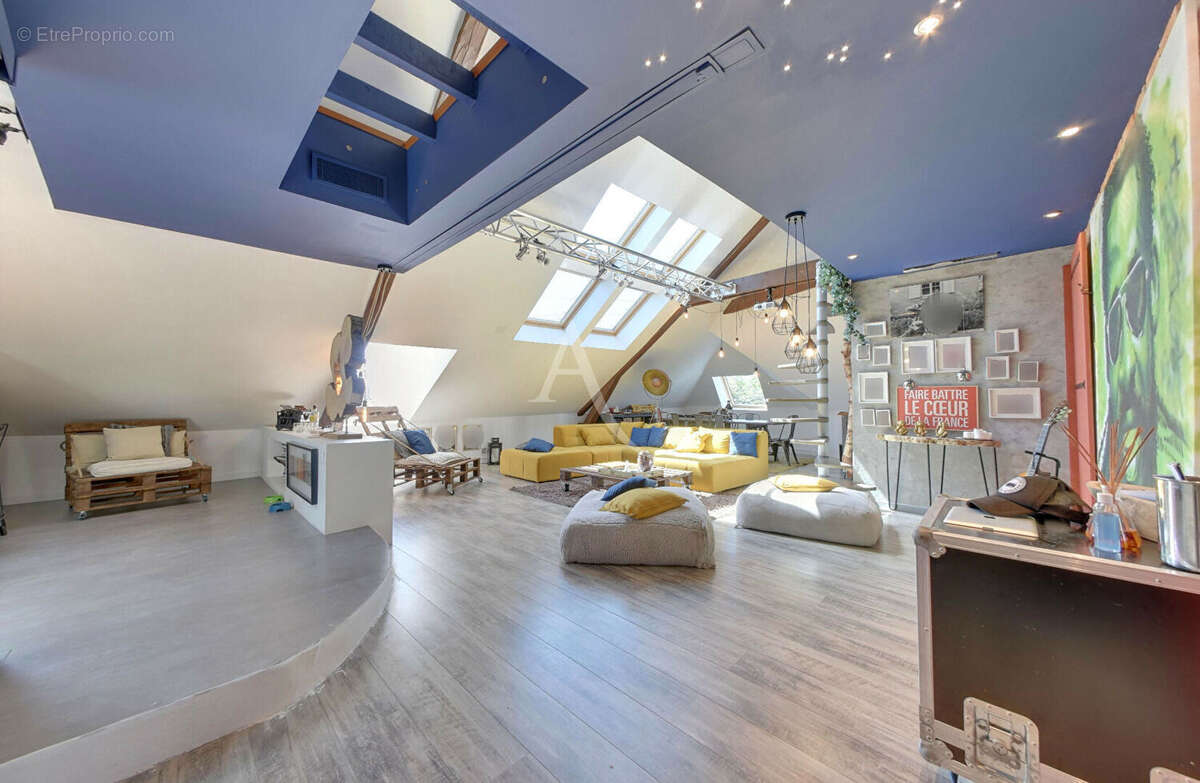 Appartement à CHEVRY-COSSIGNY