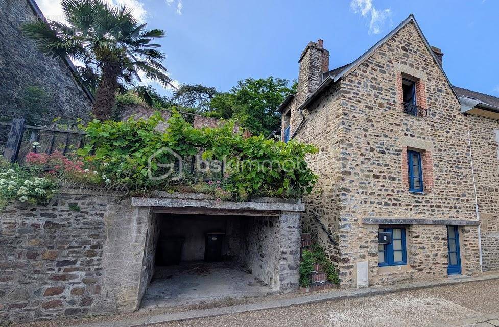 Maison à FOUGERES