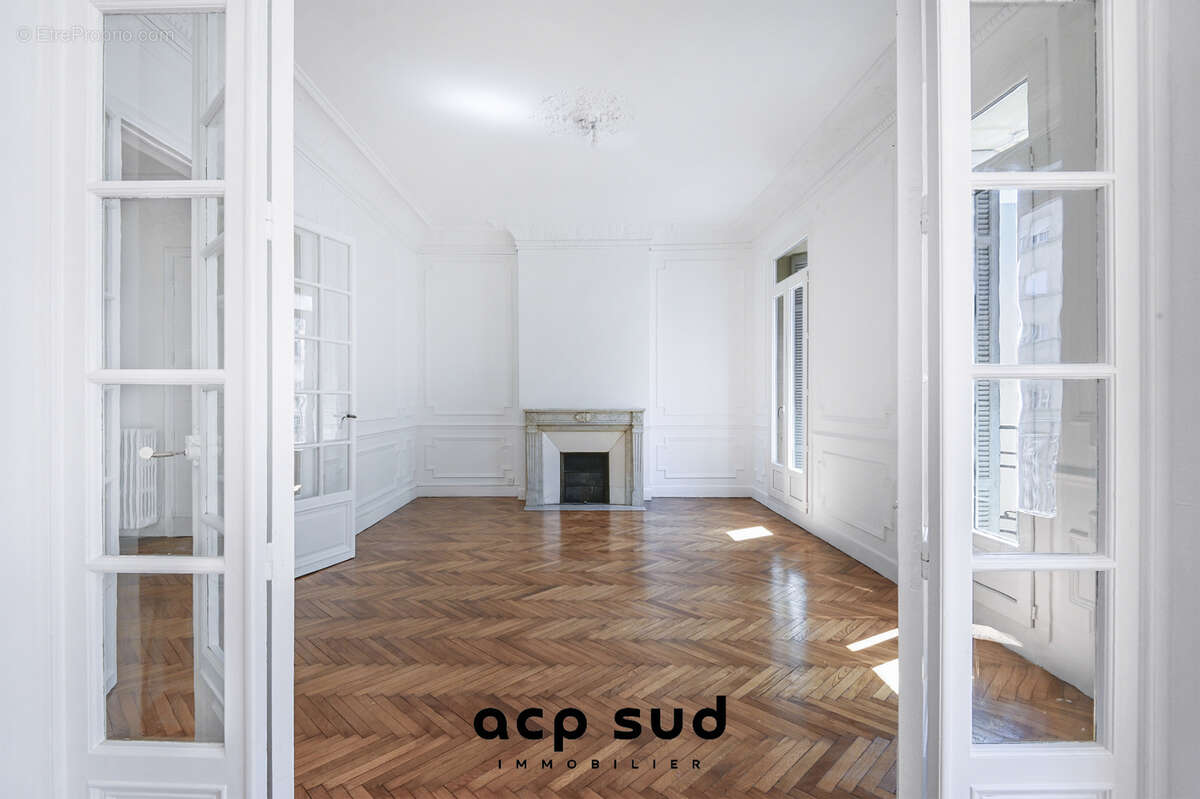 Appartement à MARSEILLE-8E