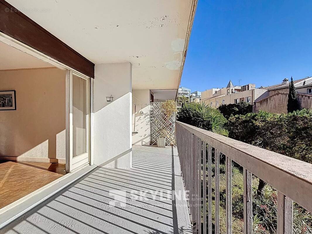 Appartement à MARSEILLE-1E