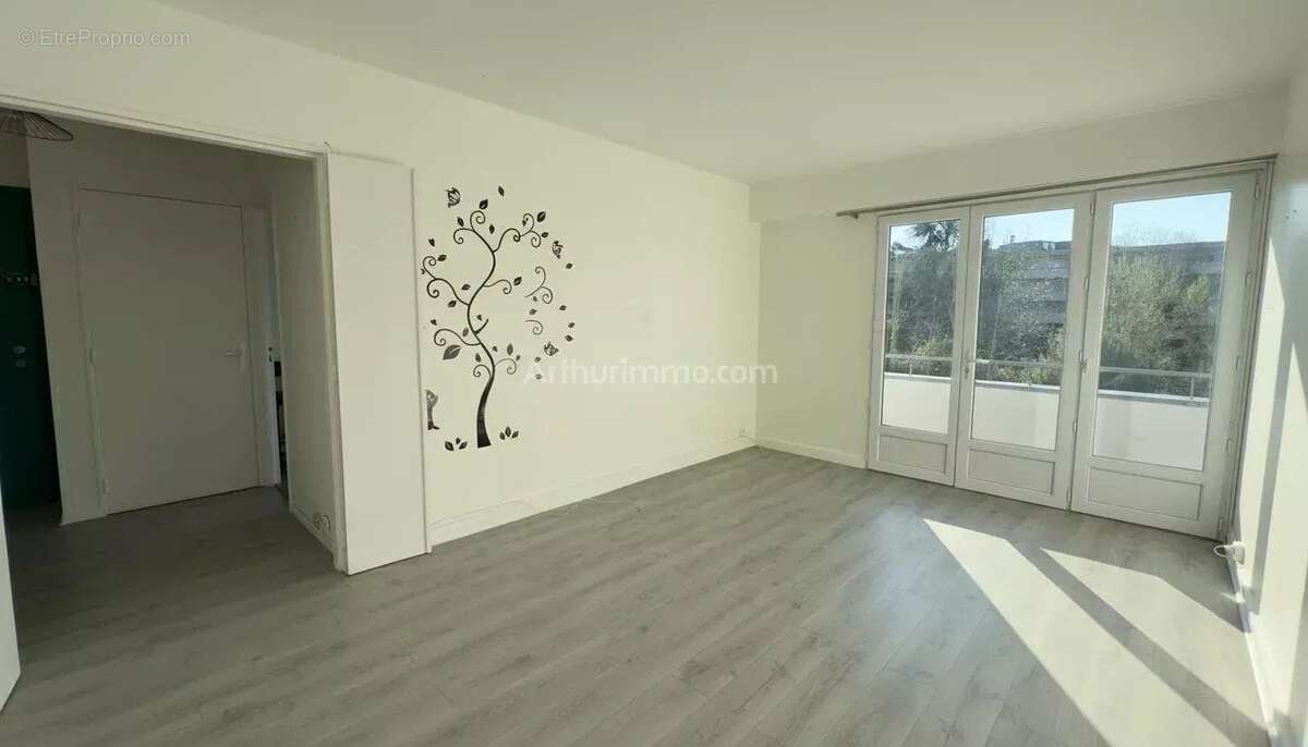 Appartement à SAINT-FARGEAU-PONTHIERRY