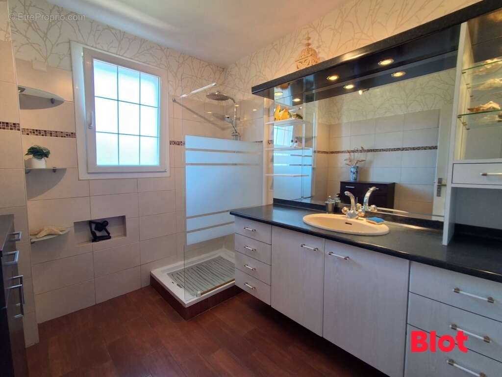 Maison 165 m² à Chateauneuf-D'ille-Et-Vilaine  - photo 9