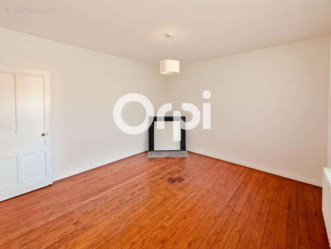 Maison à LA CAPELLE-LES-BOULOGNE