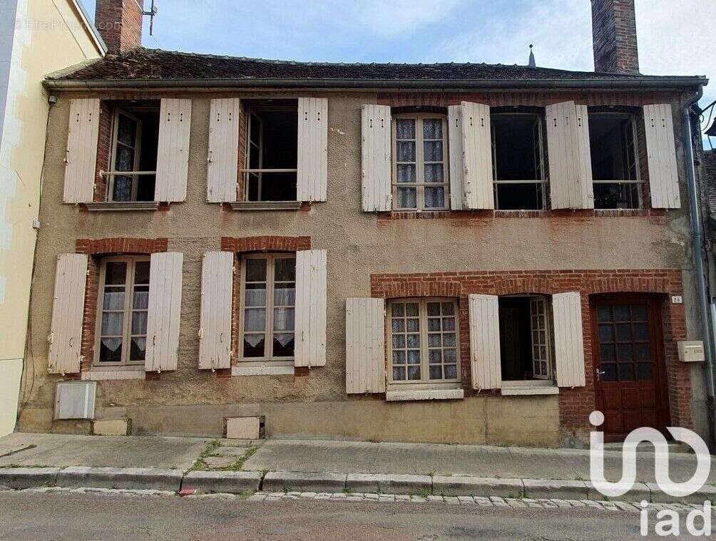 Photo 2 - Maison à LIGNY-LE-CHATEL
