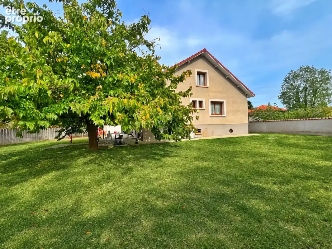 Maison familiale de 257 m2 habitables 278m2 au sol   Prestations haut de gamme et grand terrain - photo 3
