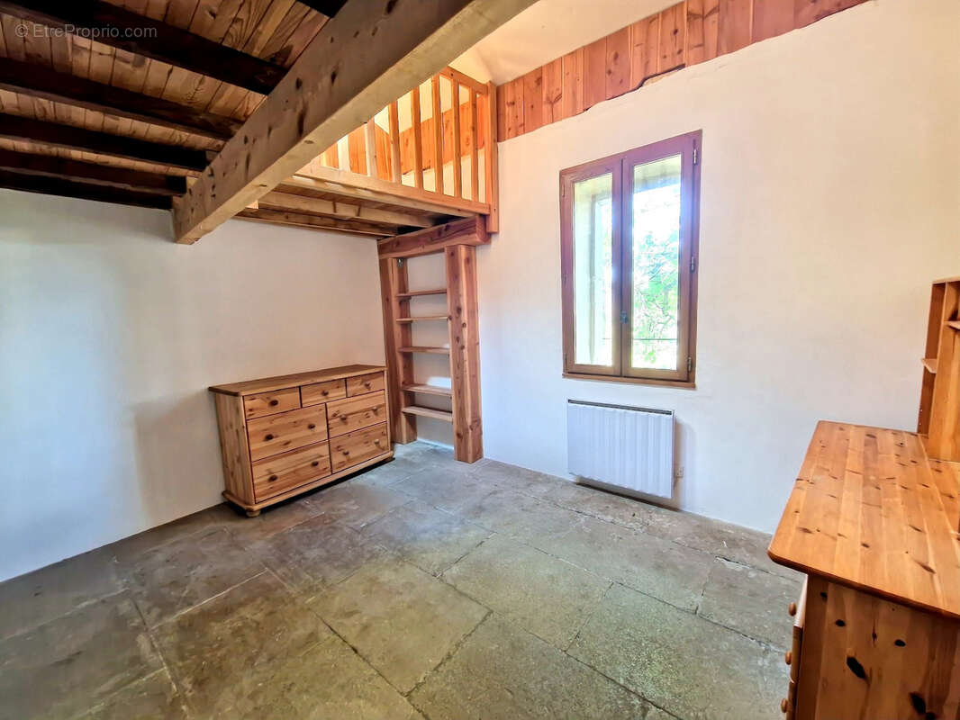 Maison à SAINT-BAUZILLE-DE-MONTMEL