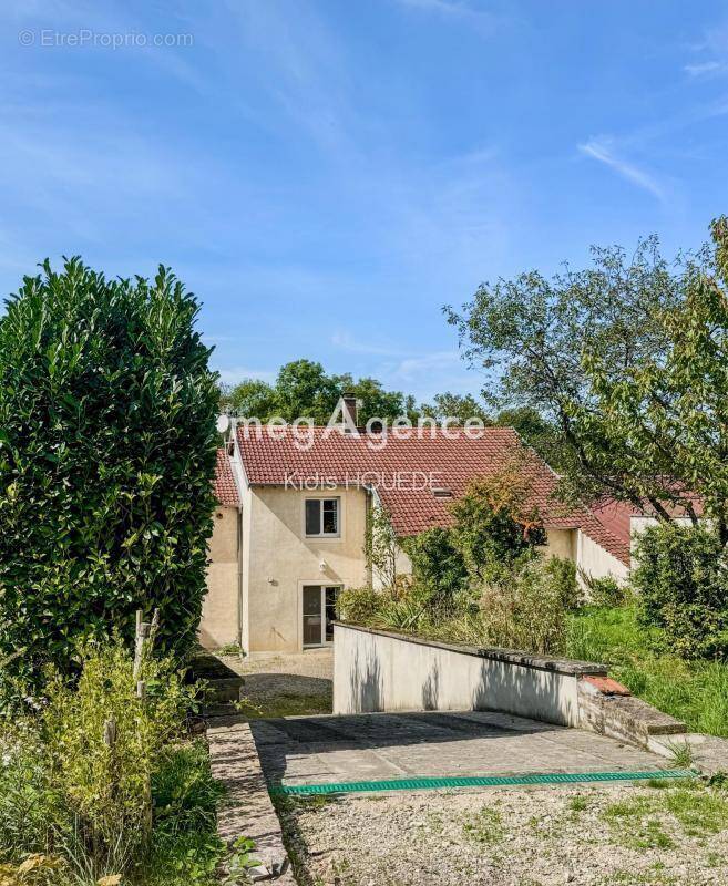 Maison à PONT-SUR-MADON
