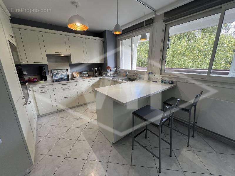 Appartement à COMBS-LA-VILLE