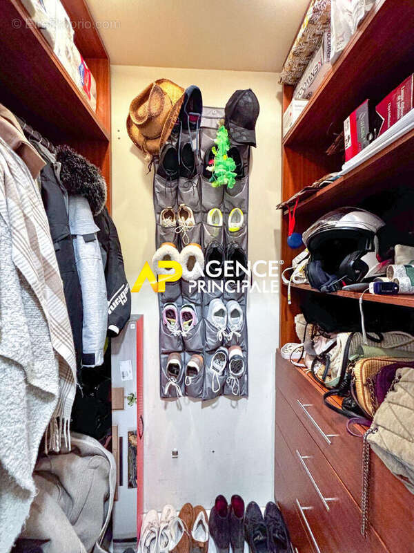 Appartement à SARTROUVILLE