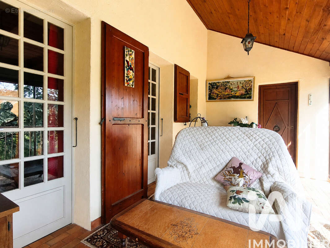 Maison 166 m² à Estaing  - photo 8