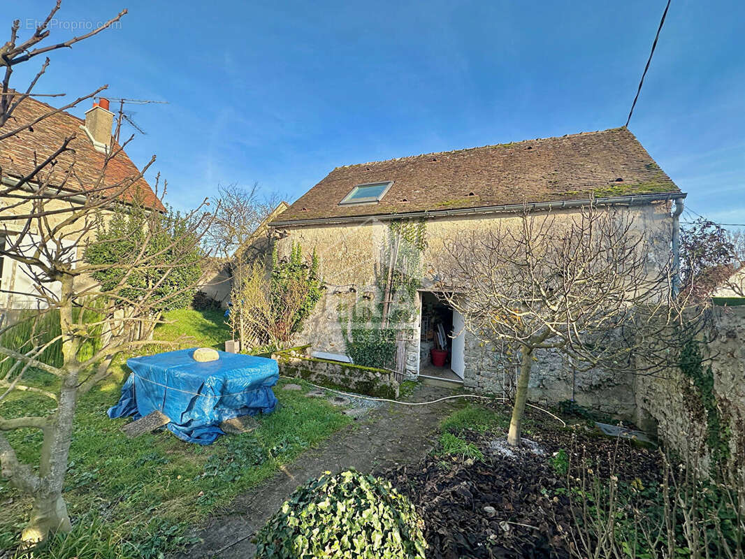 Maison à CHAINTREAUX