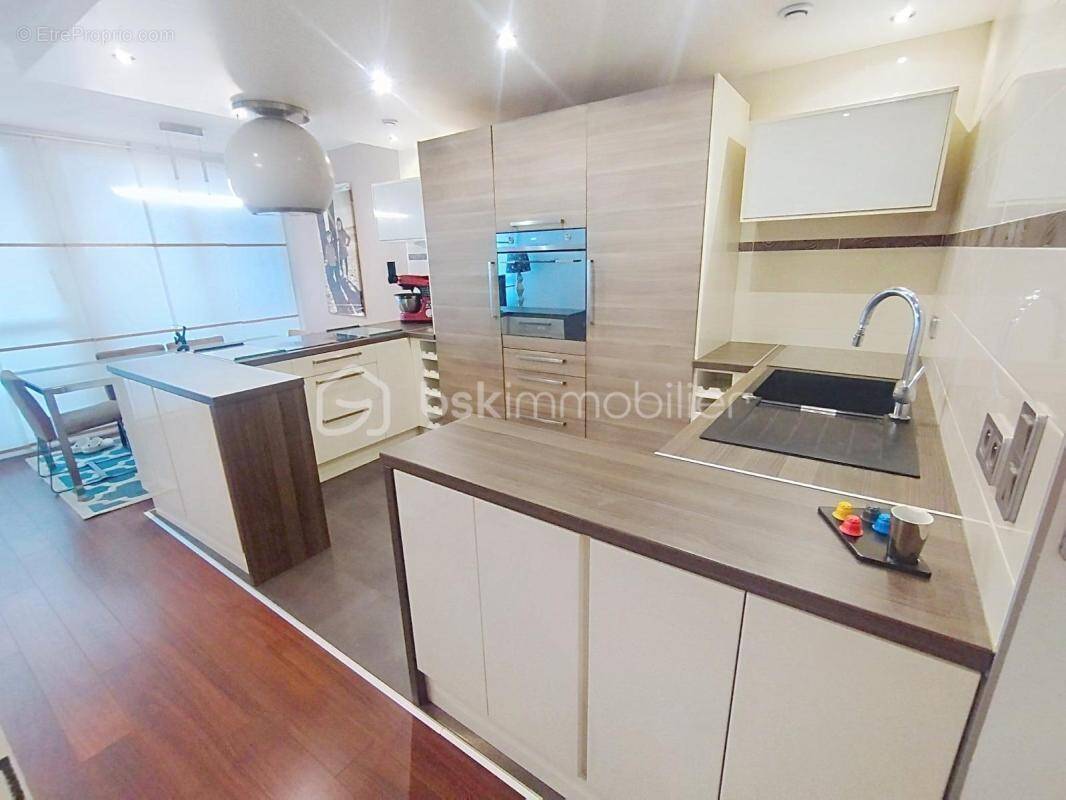 Appartement à VILLENEUVE-LA-GARENNE