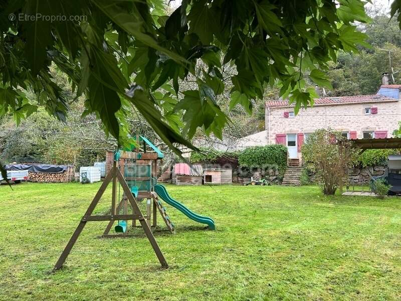 Maison à vendre 5 pièces MORTAGNE SUR SEVRE (85) - photo 2