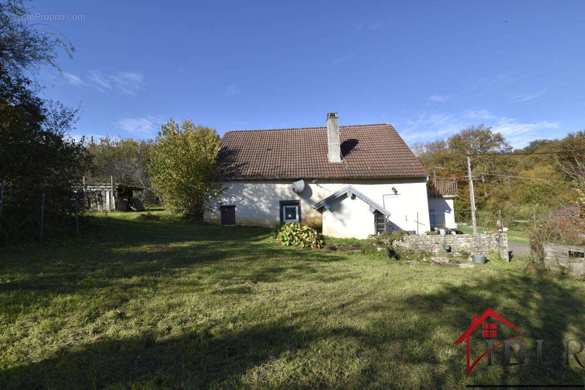 Maison de village à rénover, idéalement située au calme dans - photo 3