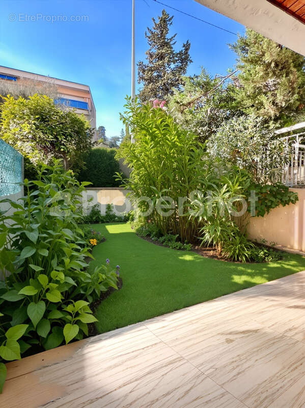 Appartement à LE CANNET