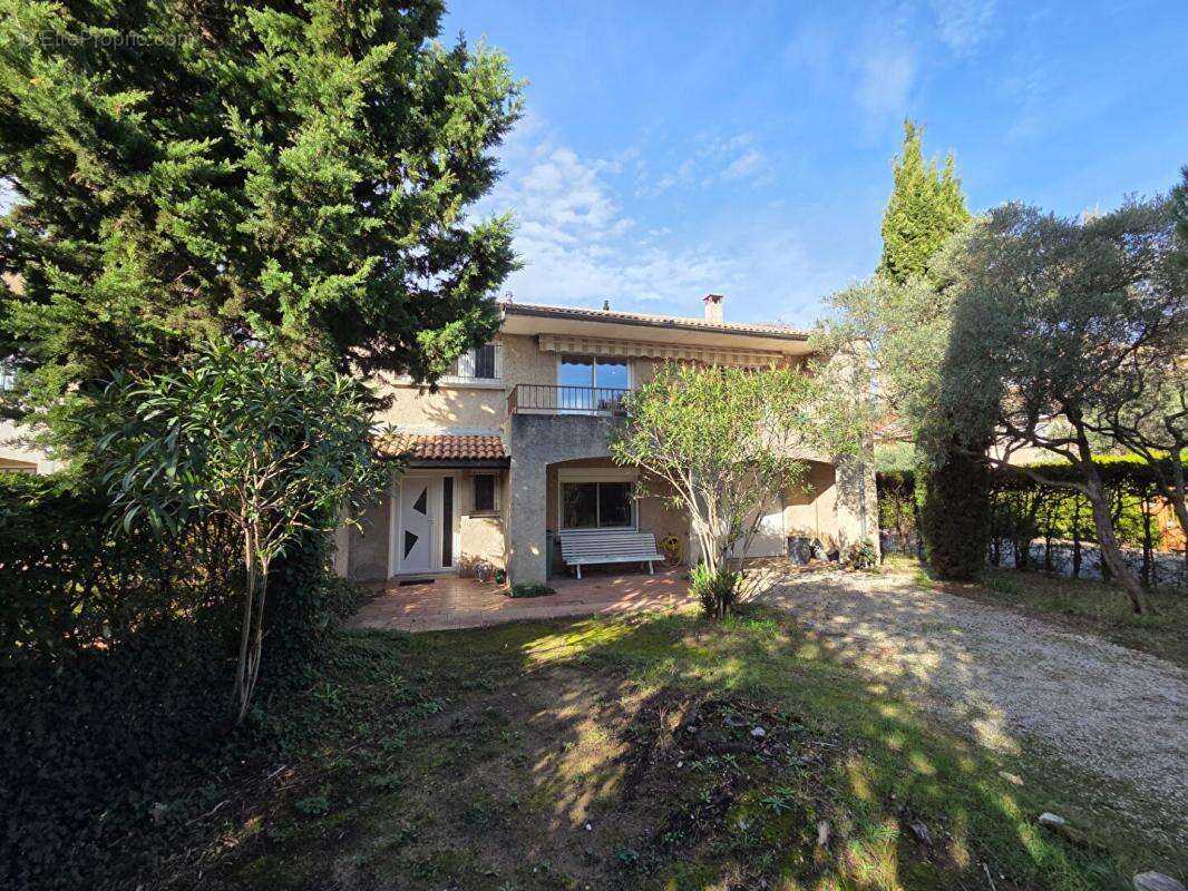 Maison à MONTELIMAR