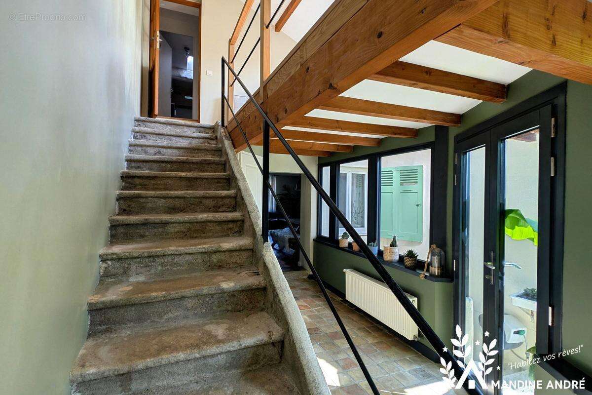 Maison 175 m² à Reyrieux  - photo 9