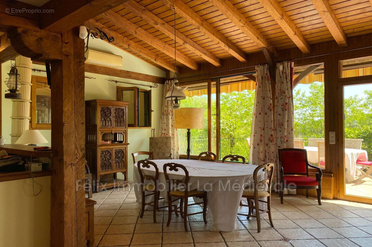 Maison à LA ROQUE-GAGEAC