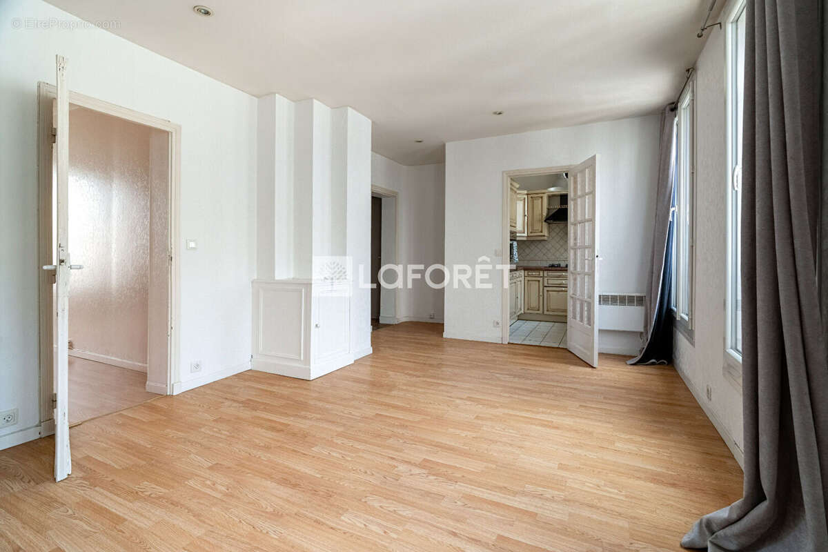 Appartement à PARIS-17E