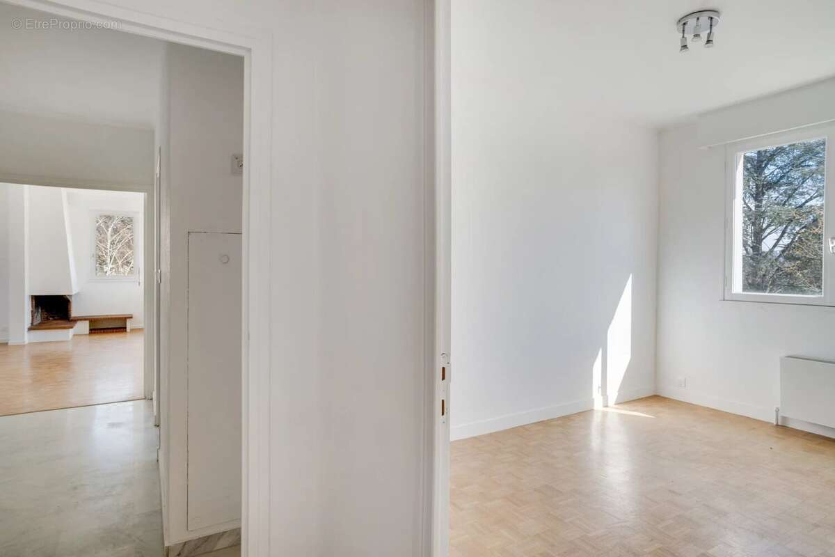 Appartement à CHARBONNIERES-LES-BAINS