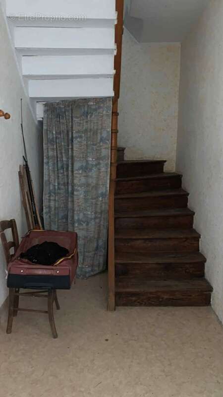 À vendre – Corps de ferme mitoyen à rénover – Lus-la-Croix-Haute (26620) - photo 8