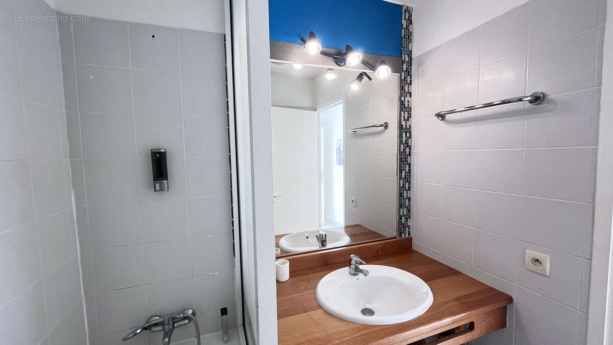 Bel appartement en bord de mer. - photo 6