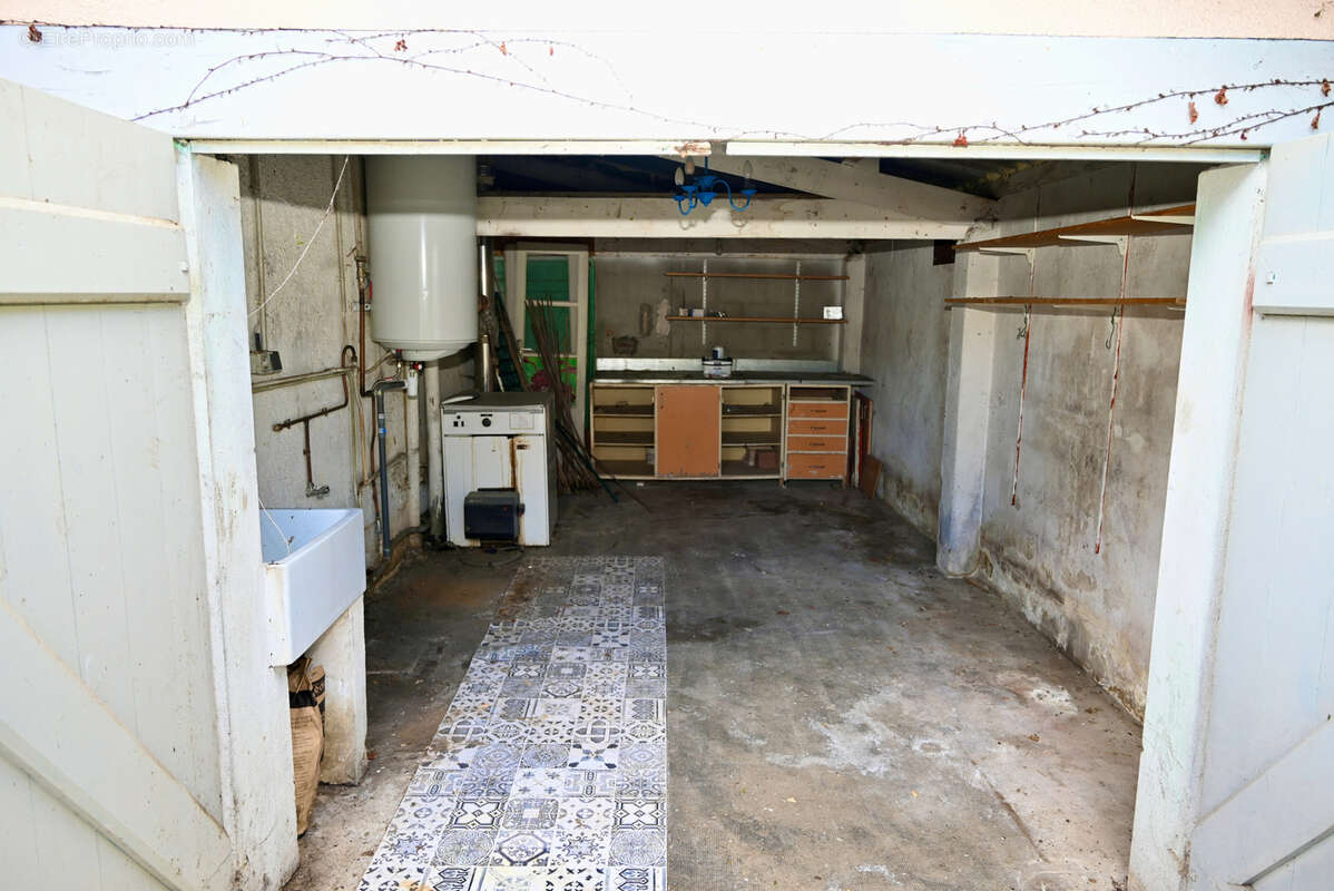 Maison à SAINT-LAURENT-DU-VAR