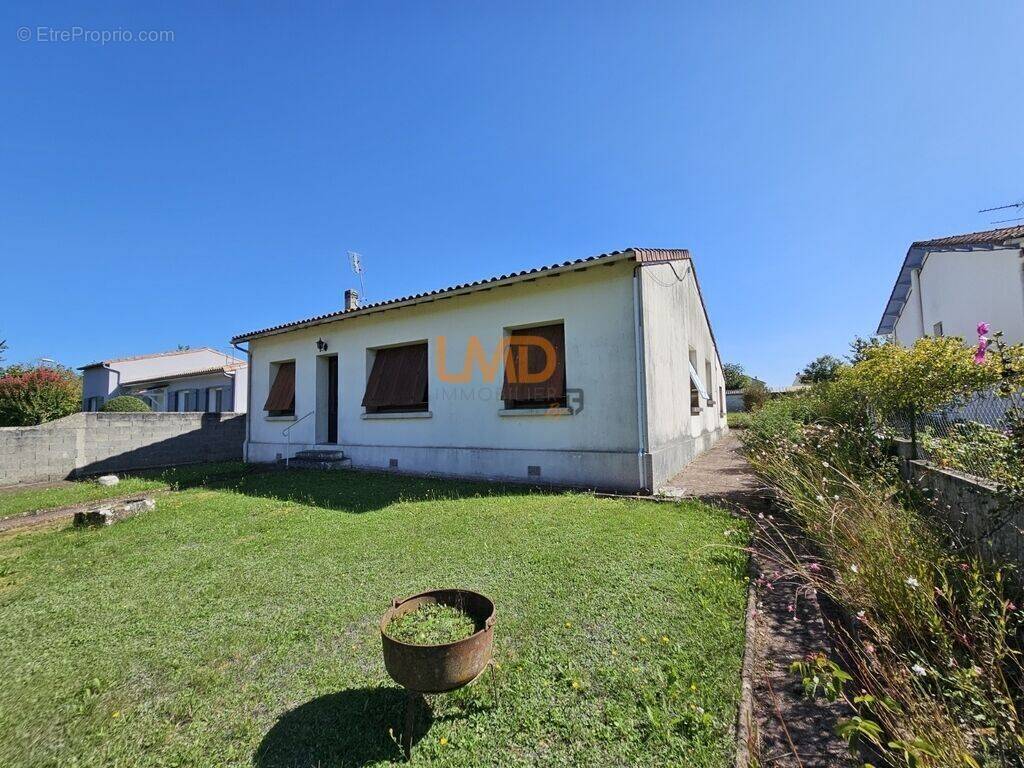 Maison à SAINT-JEAN-D&#039;ANGELY