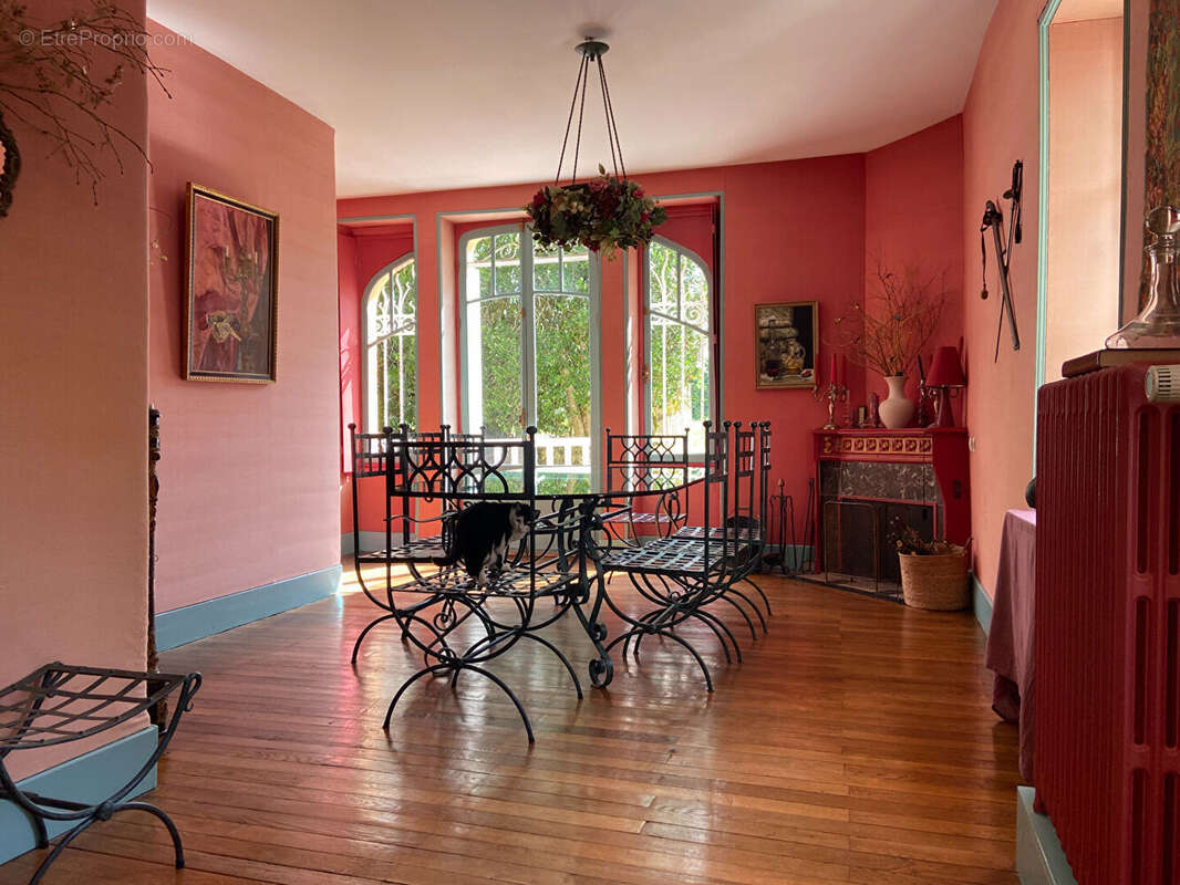 Maison à MONTIGNY-AUX-AMOGNES