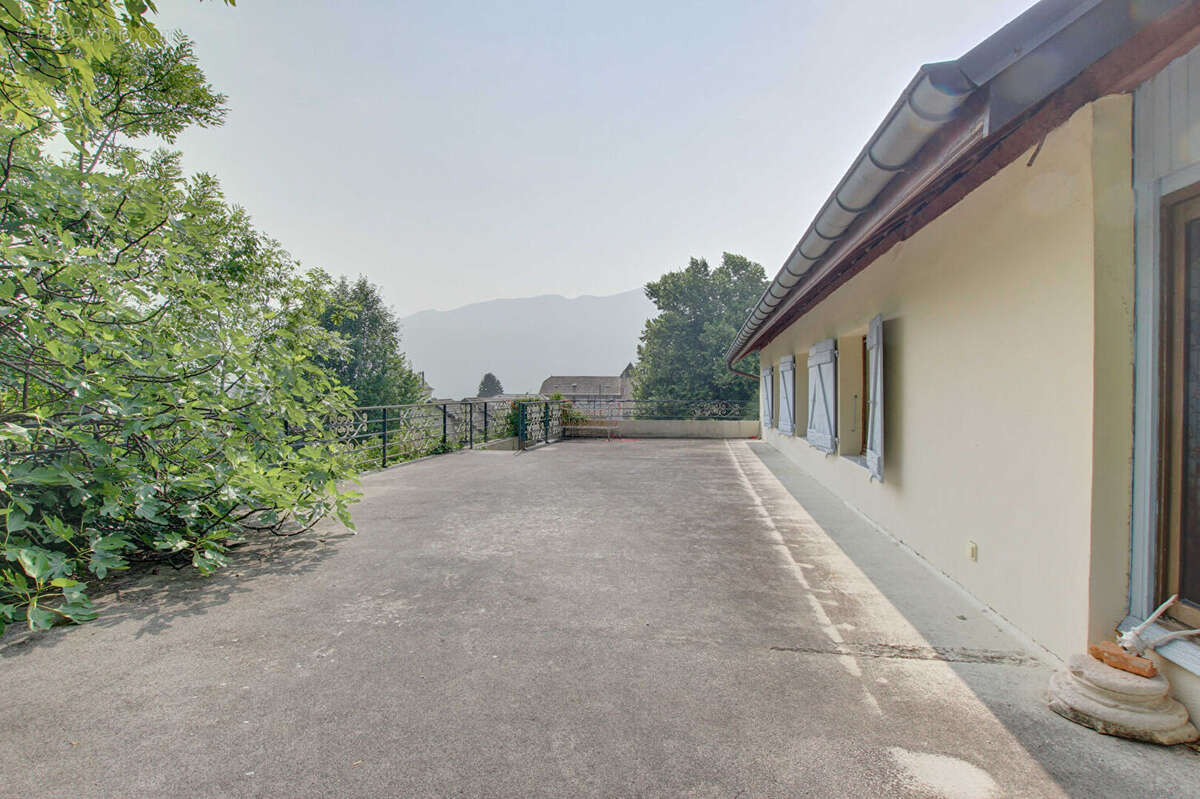 Maison à BRISON-SAINT-INNOCENT