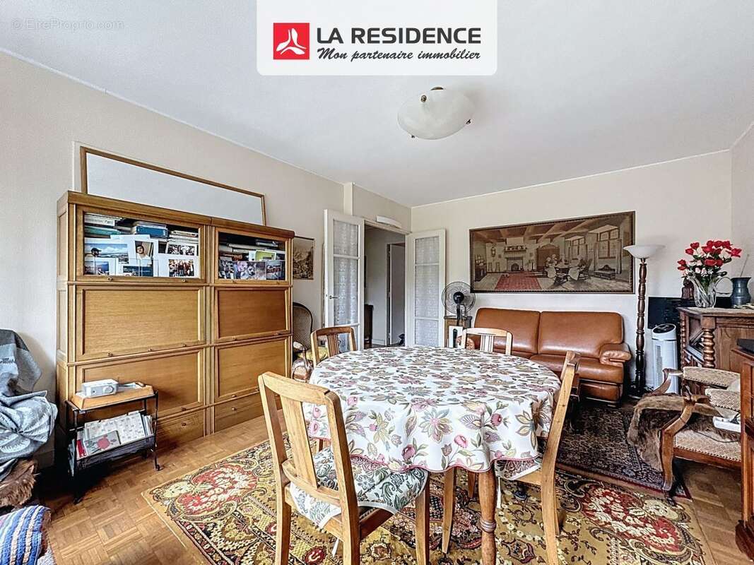 Appartement à PARIS-14E
