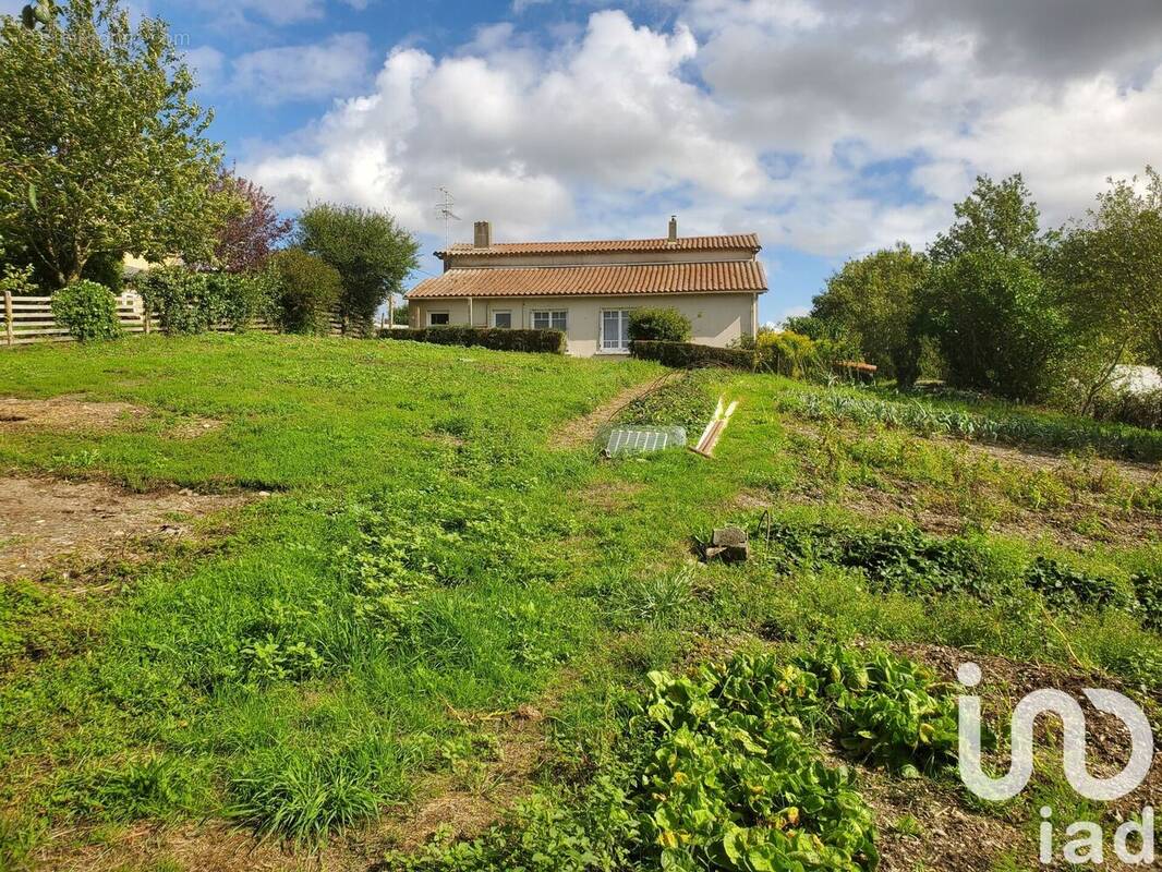 Photo 1 - Maison à LA TARDIERE