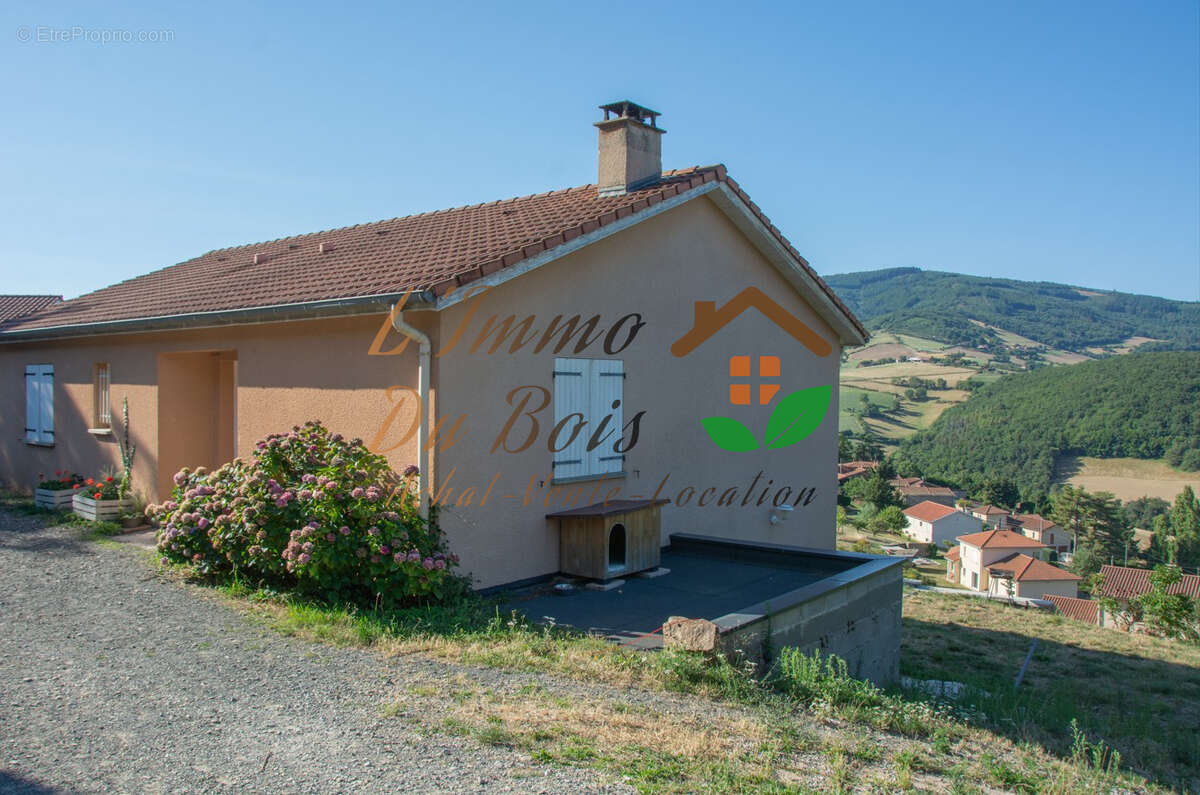 Maison à SAINTE-CROIX-EN-JAREZ