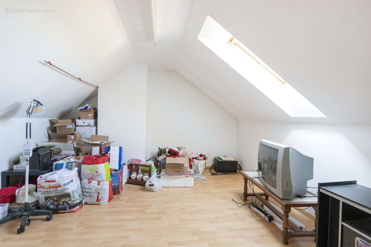 Maison à D&#039;HUISON-LONGUEVILLE