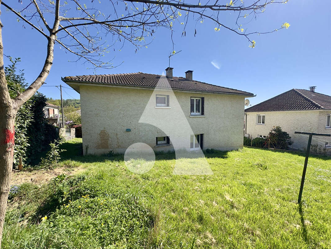 Maison à BAGNAC-SUR-CELE