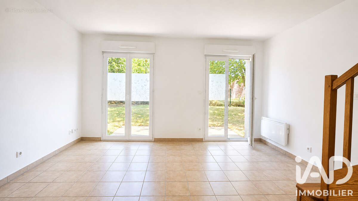Maison 77 m² à La Chapelle-Bouexic  - photo 3